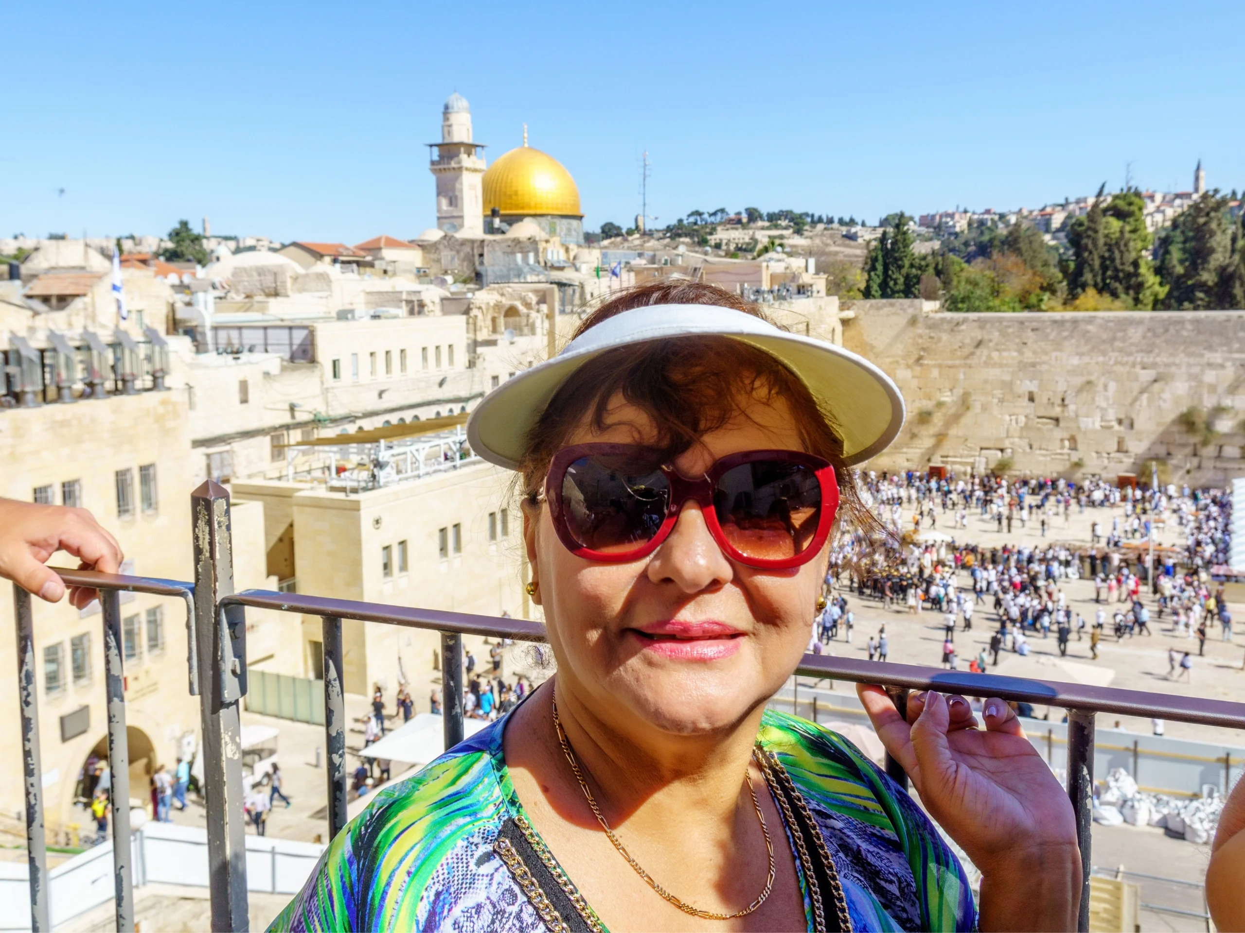 Mujer de mediana edad en Jerusalen