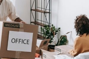Derechos del trabajador ante el traslado o cierre de su empresa