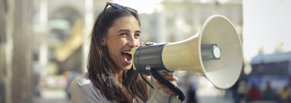 ¿Cuándo pasa a ser delito la libertad de expresión?