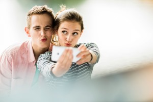 Todo lo que debes saber al publicar fotos en Facebook