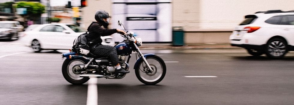 ¿Cuál es la edad mínima para poder sacarte el carné de moto?